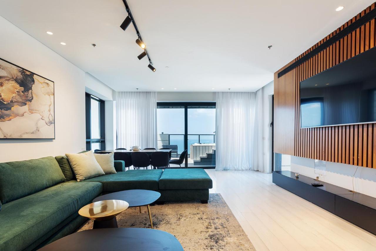 Yalarent Sea-Breeze Penthouse With Jacuzzi Apartment Bat Yam Exterior photo